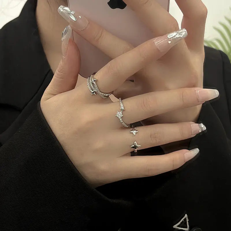 Gyönyörű cirkonkeresztes aszterizmus gyűrű